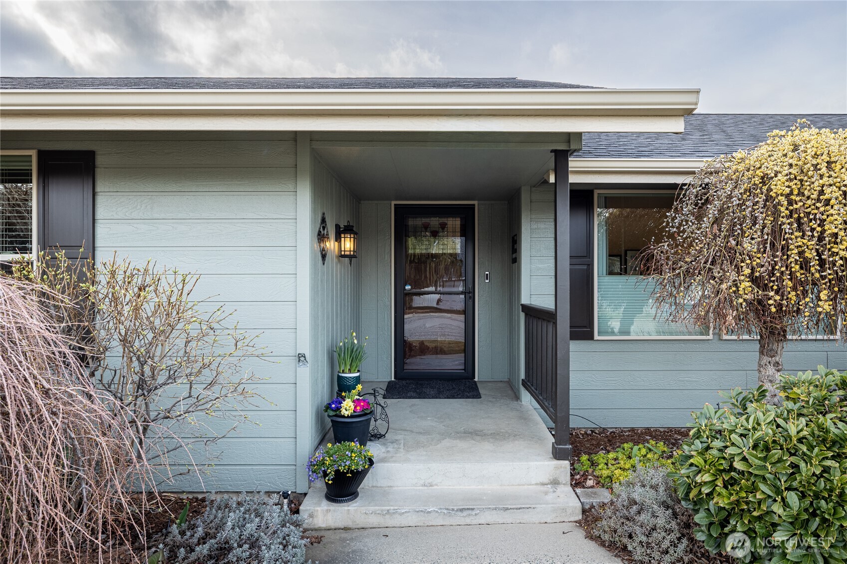 1484 Elmwood Street , Wenatchee, WA 98801-1111