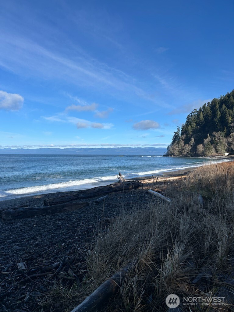 80 Salmon Street , Clallam Bay, WA 98326