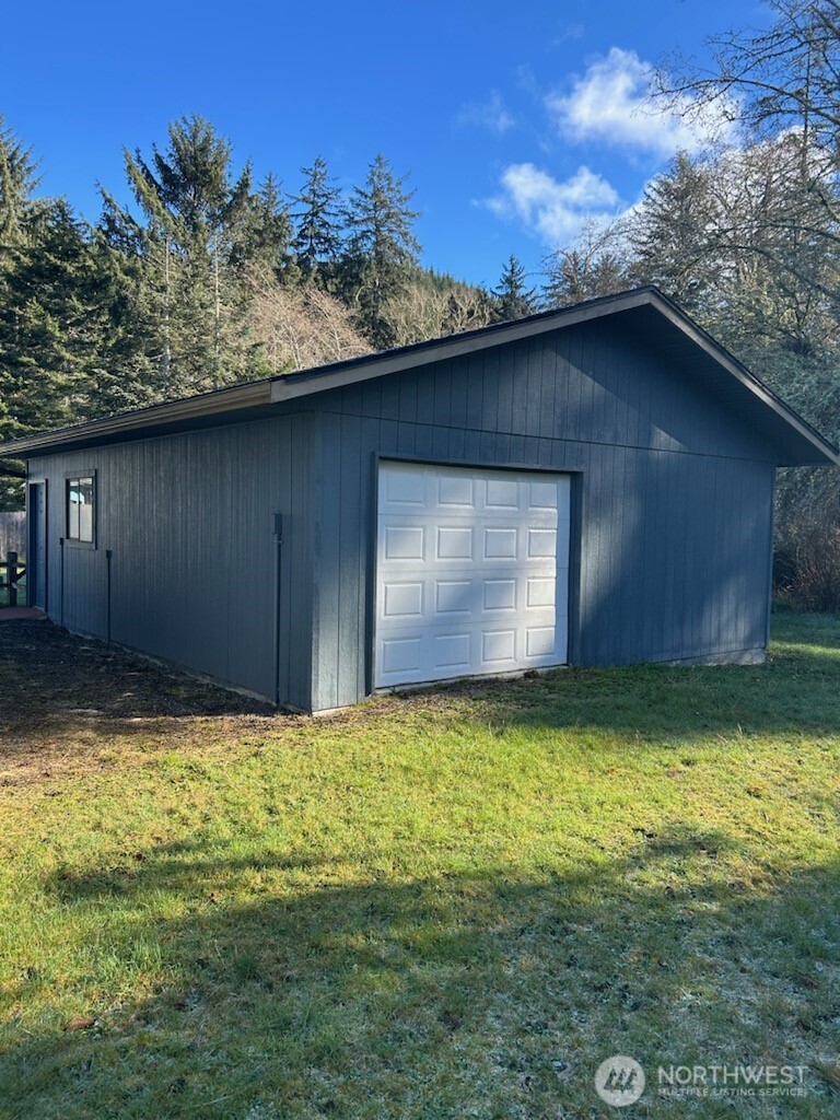 80 Salmon Street , Clallam Bay, WA 98326