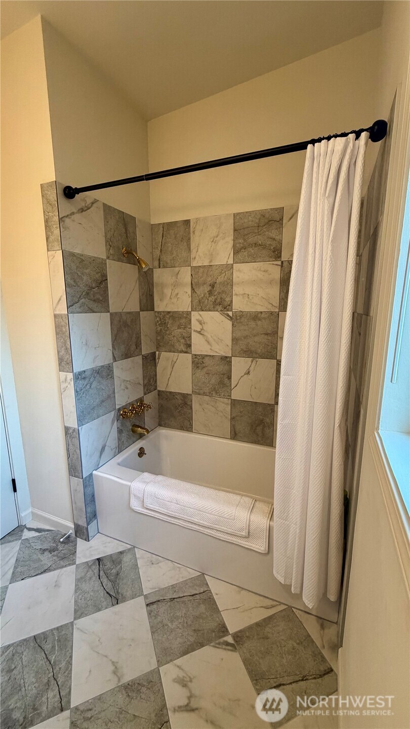 630 7th Street , Forks, WA 98331