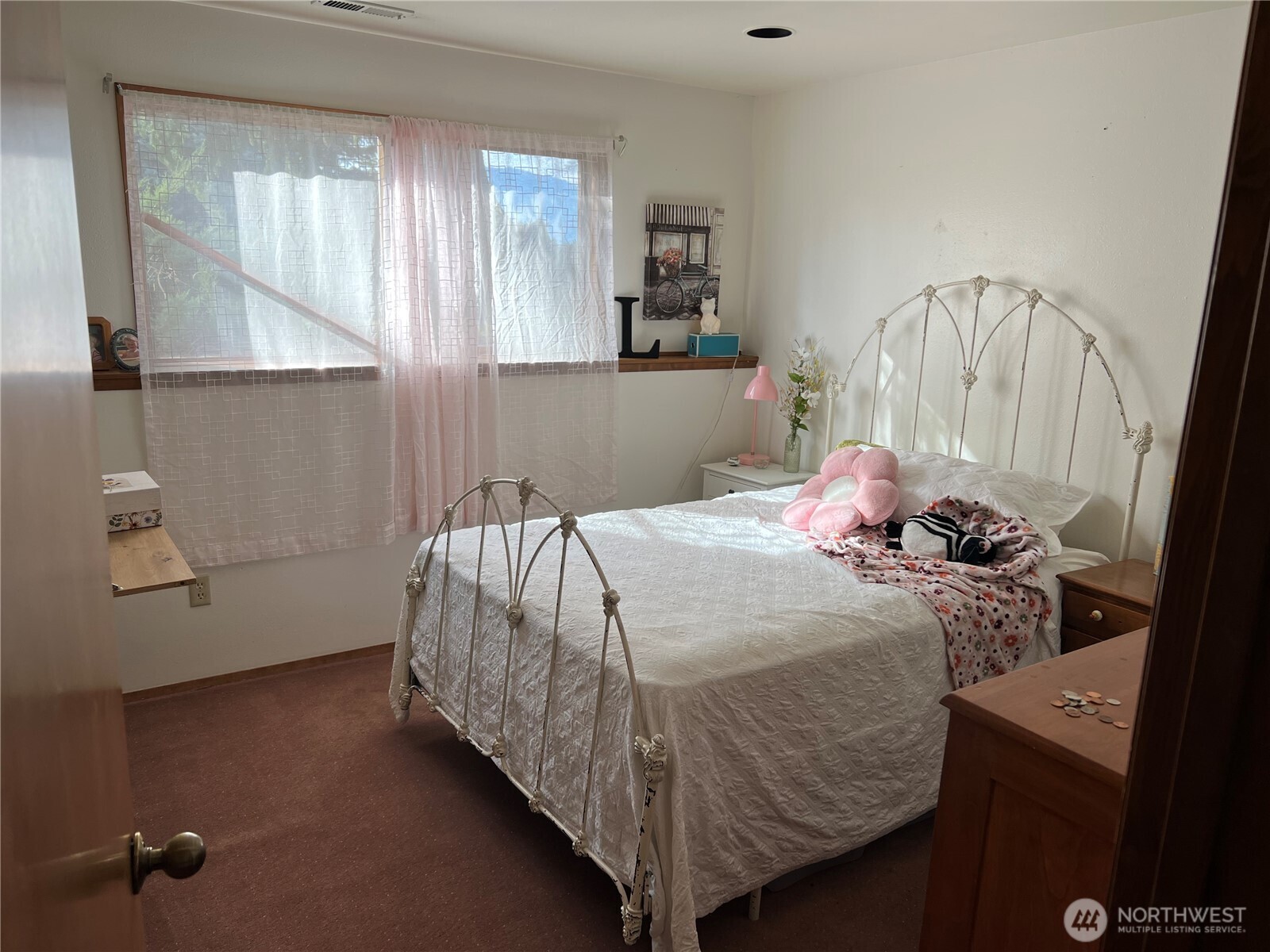 1501 N Grover Avenue , East Wenatchee, WA 98802