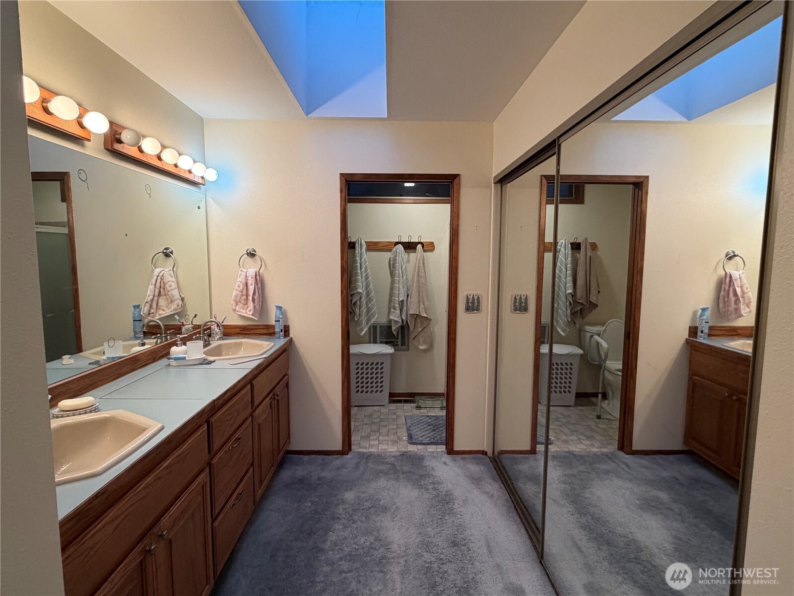 1501 N Grover Avenue , East Wenatchee, WA 98802