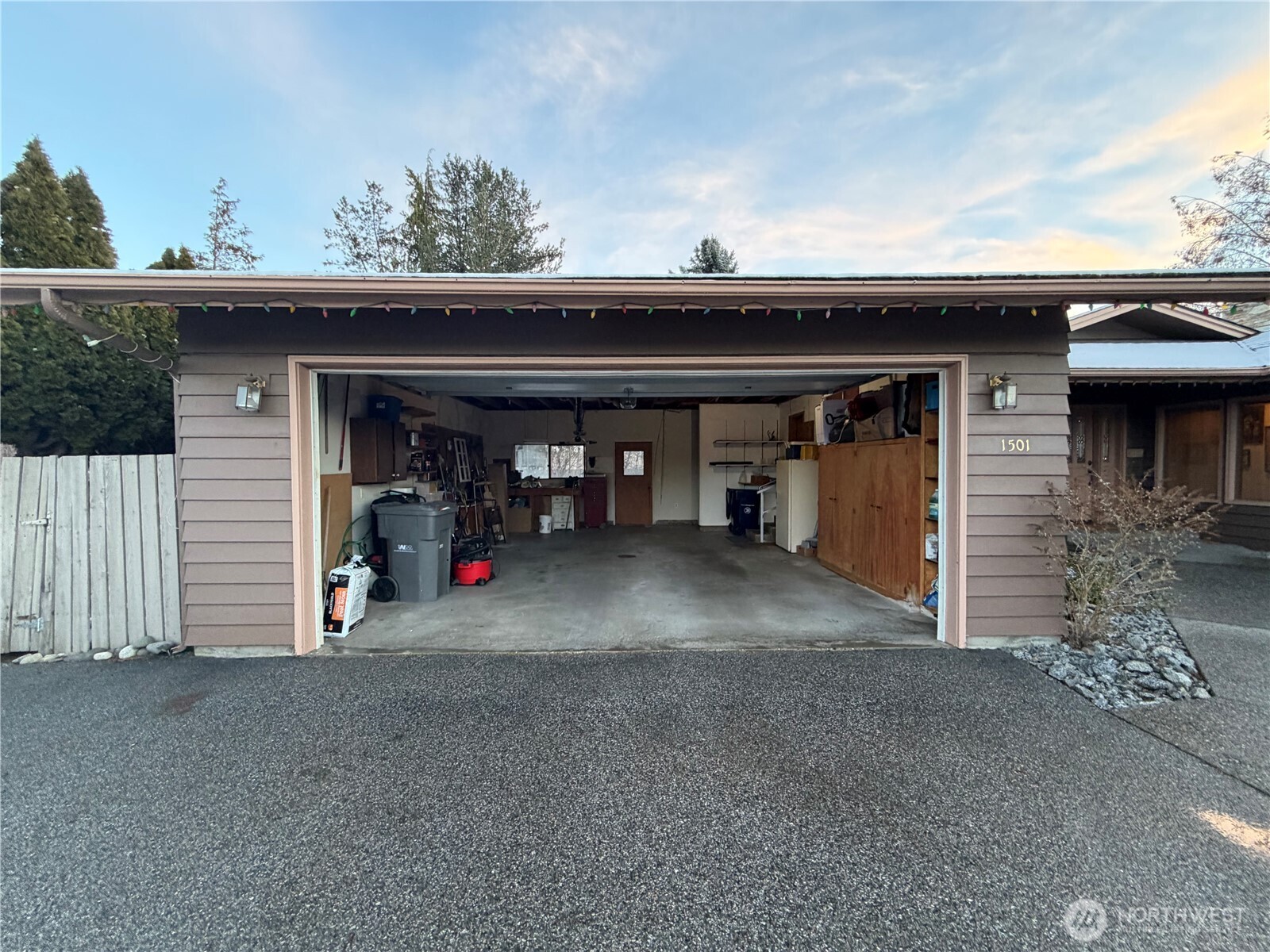 1501 N Grover Avenue , East Wenatchee, WA 98802
