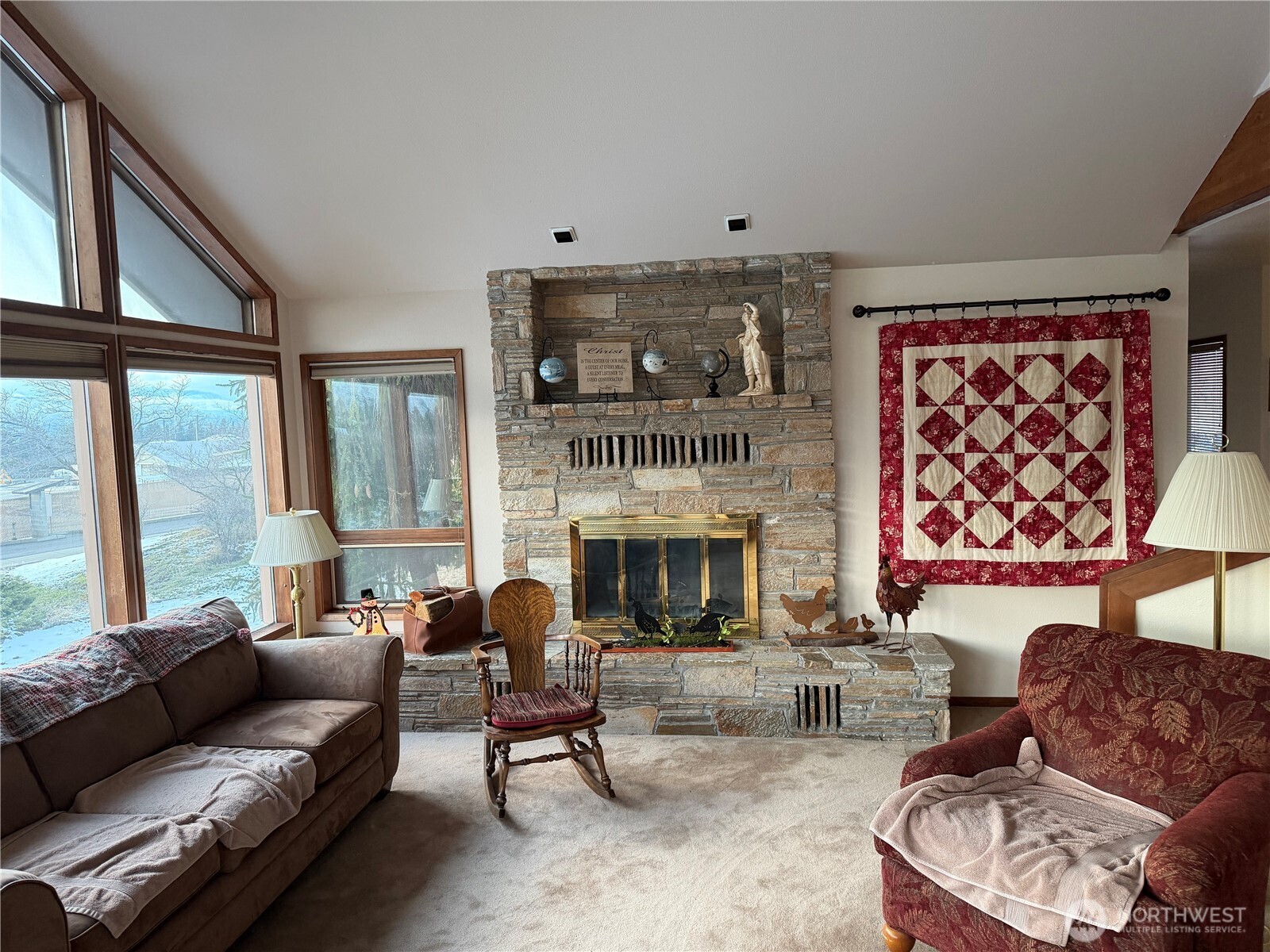 1501 N Grover Avenue , East Wenatchee, WA 98802