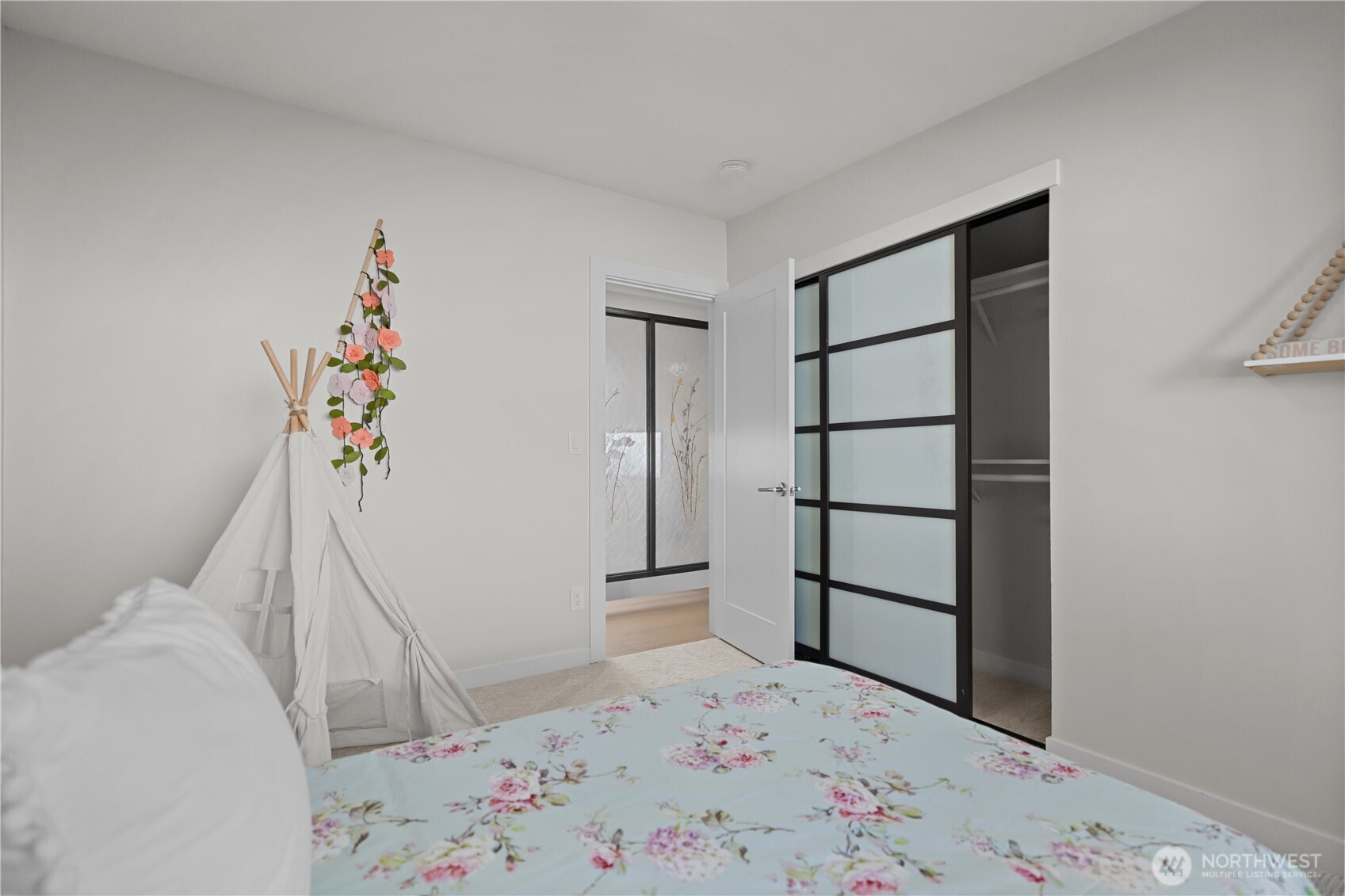 62 165th Avenue SE, Bellevue, WA 98008