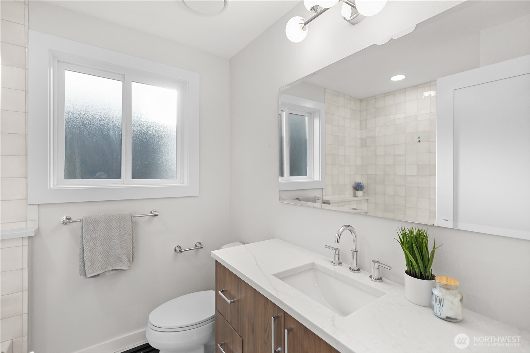 62 165th Avenue SE, Bellevue, WA 98008