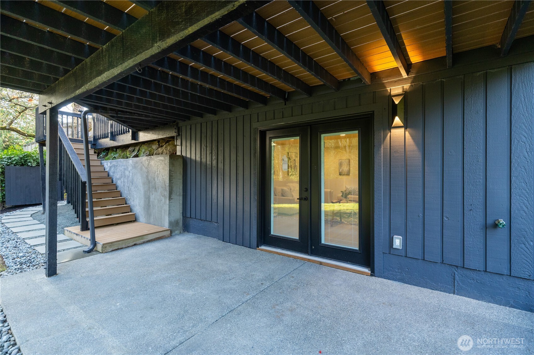 62 165th Avenue SE, Bellevue, WA 98008