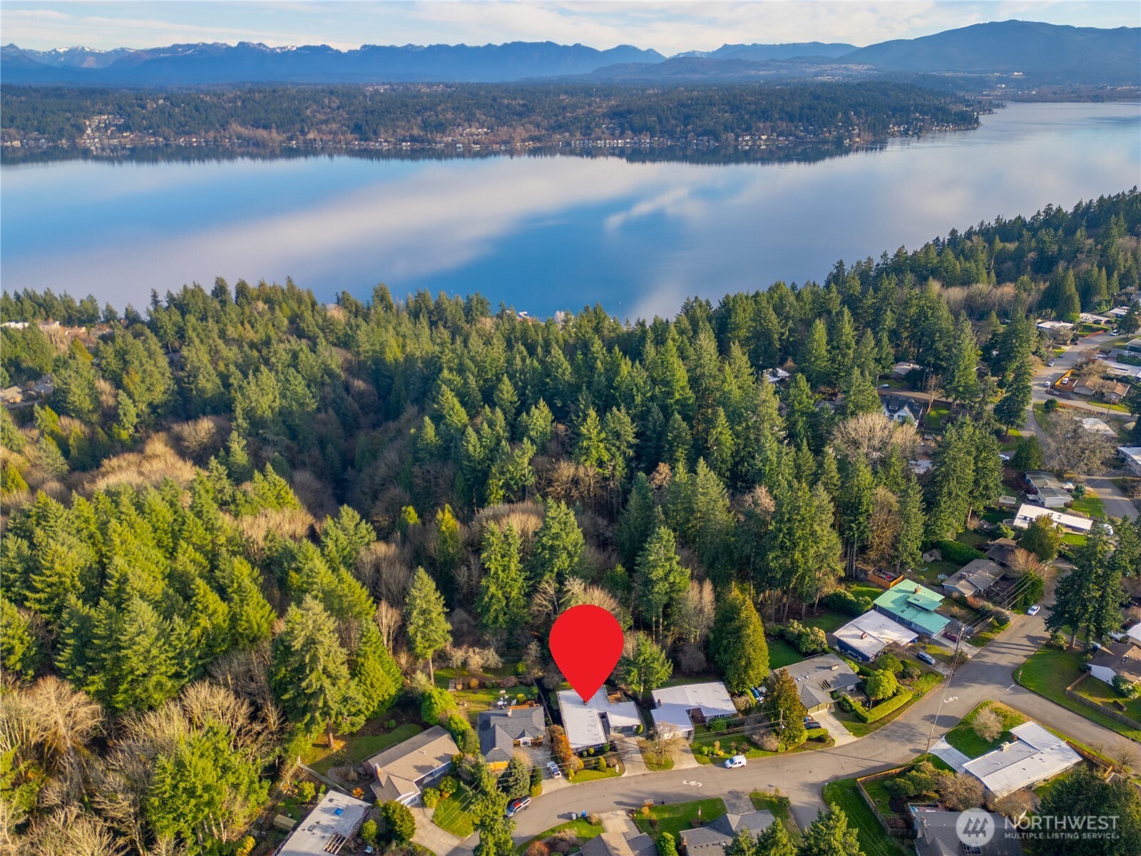 62 165th Avenue SE, Bellevue, WA 98008