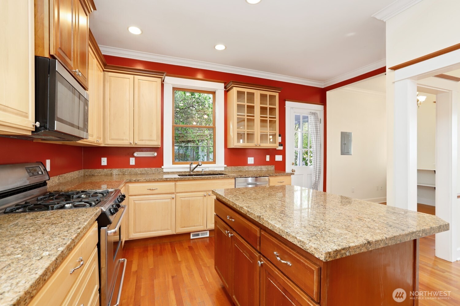 137 23rd Avenue E, Seattle, WA 98112