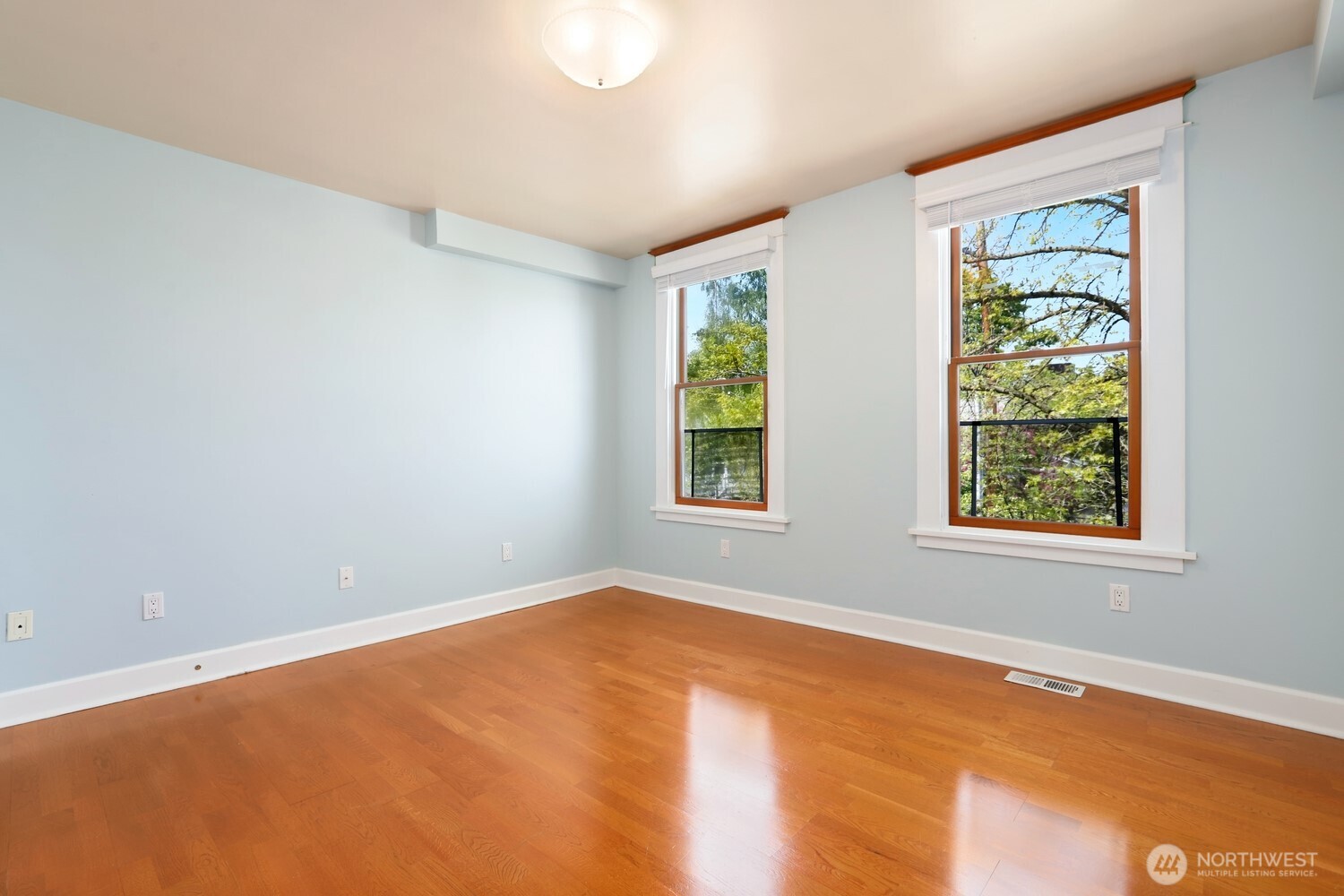 137 23rd Avenue E, Seattle, WA 98112