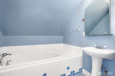 137 23rd Avenue E, Seattle, WA 98112 - Photo 33