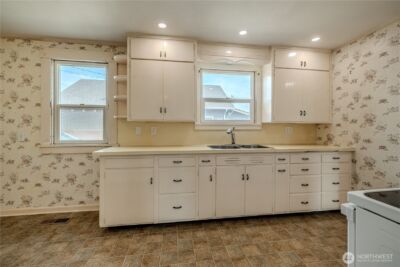 915 Orondo Avenue , Wenatchee, WA 98801 - Photo 11