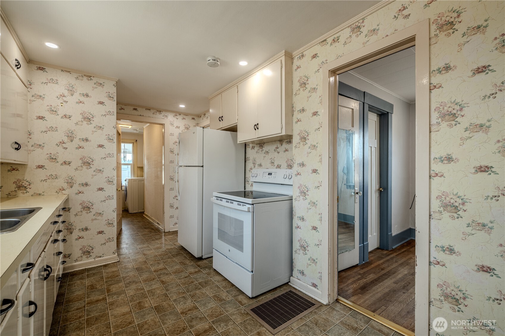 915 Orondo Avenue , Wenatchee, WA 98801