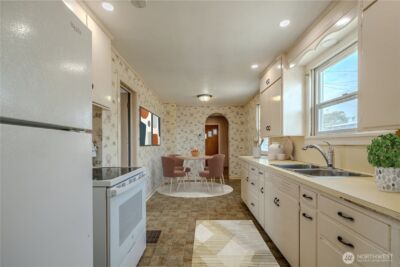 915 Orondo Avenue , Wenatchee, WA 98801 - Photo 14