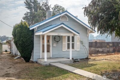 915 Orondo Avenue , Wenatchee, WA 98801 - Photo 3