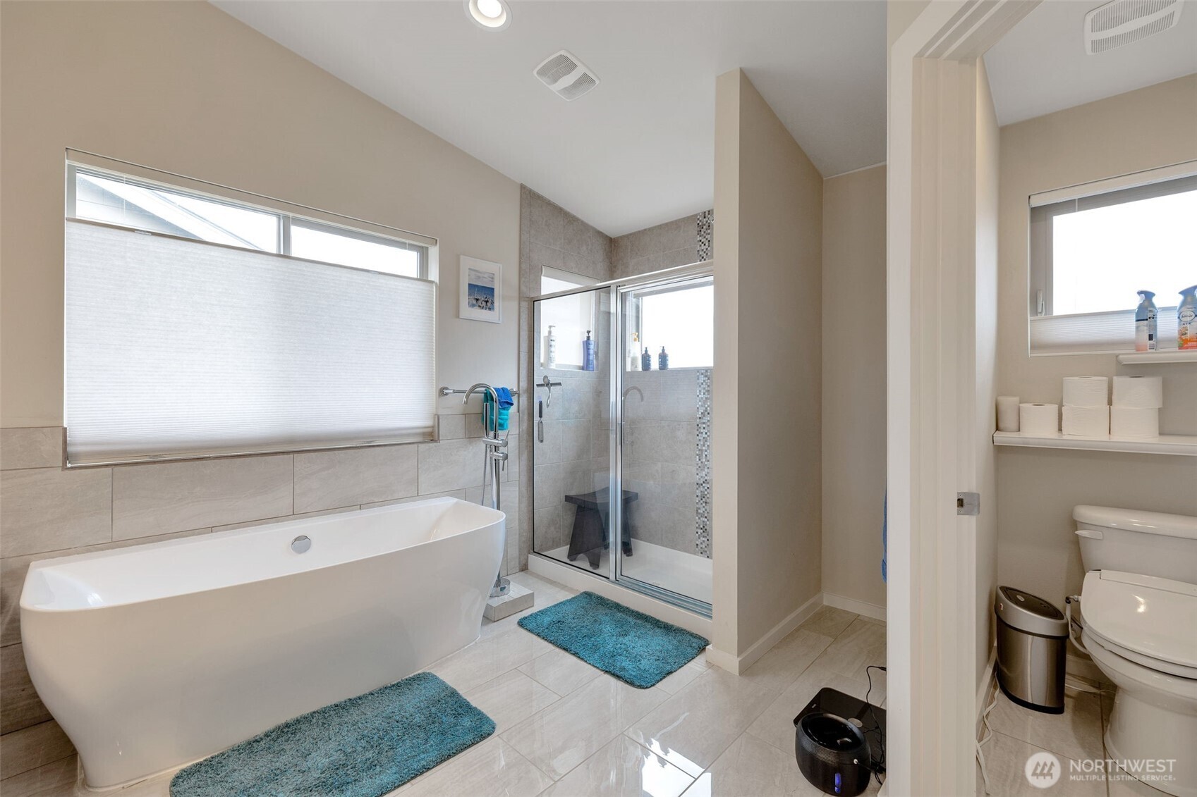 15817 SE 252nd Place , Covington, WA 98042-4239