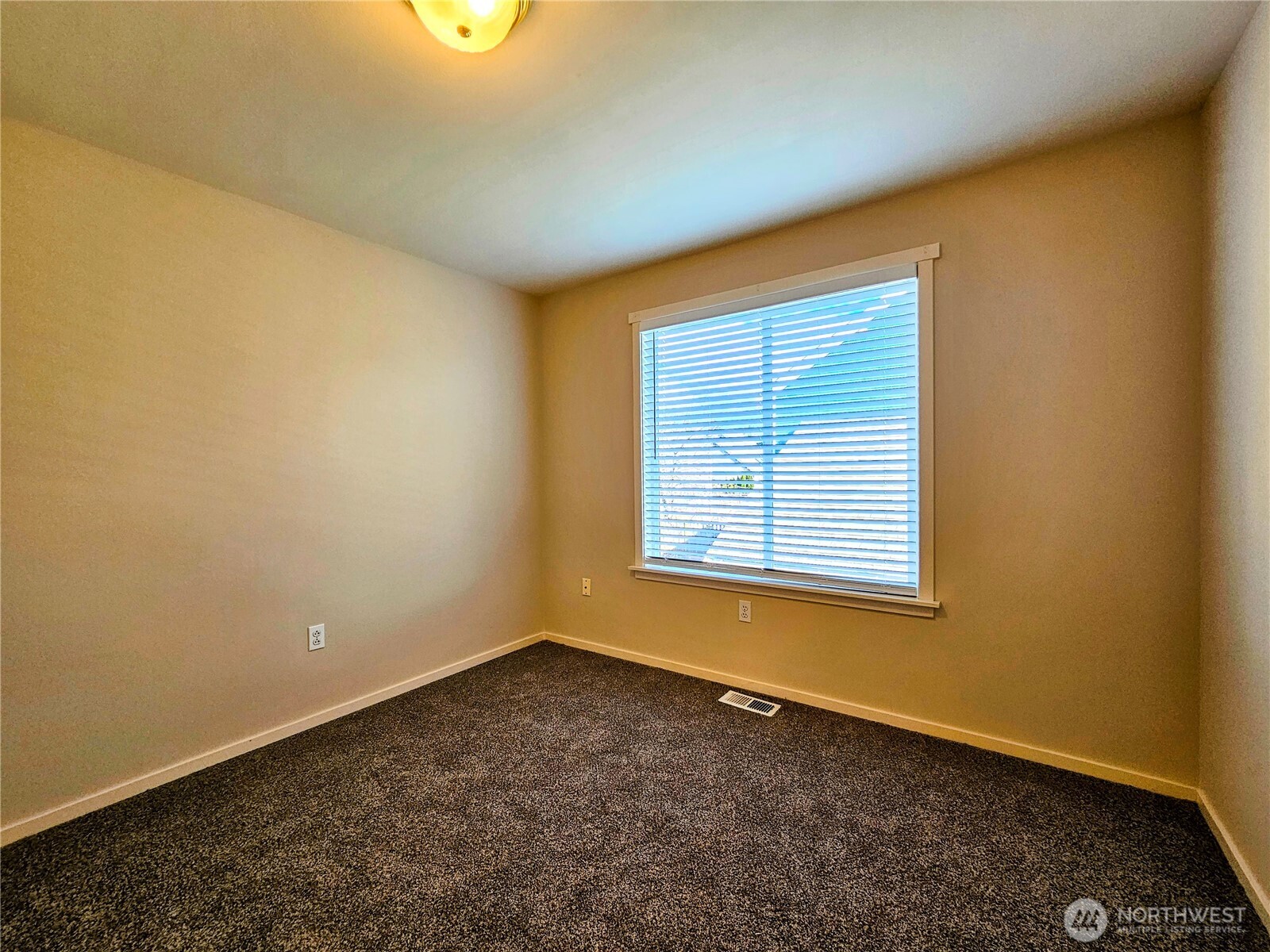 3115 52nd Place NE, Tacoma, WA 98422
