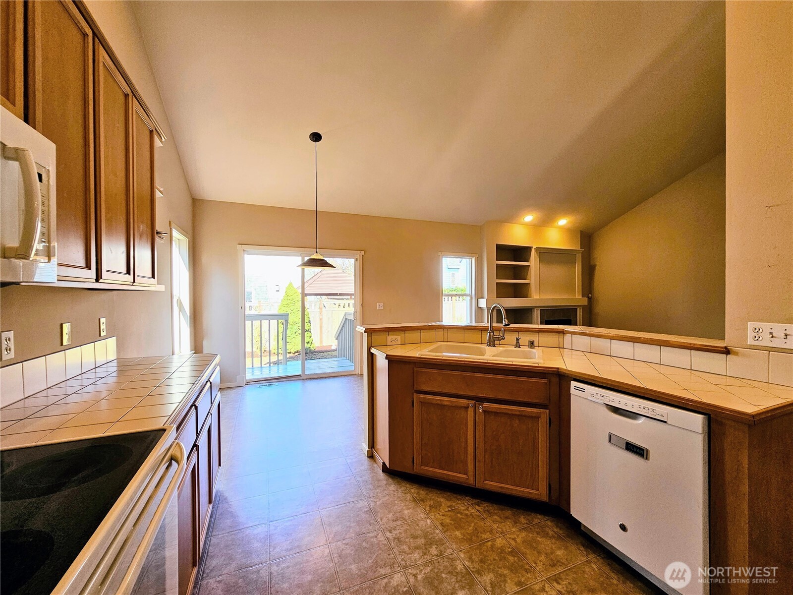 3115 52nd Place NE, Tacoma, WA 98422