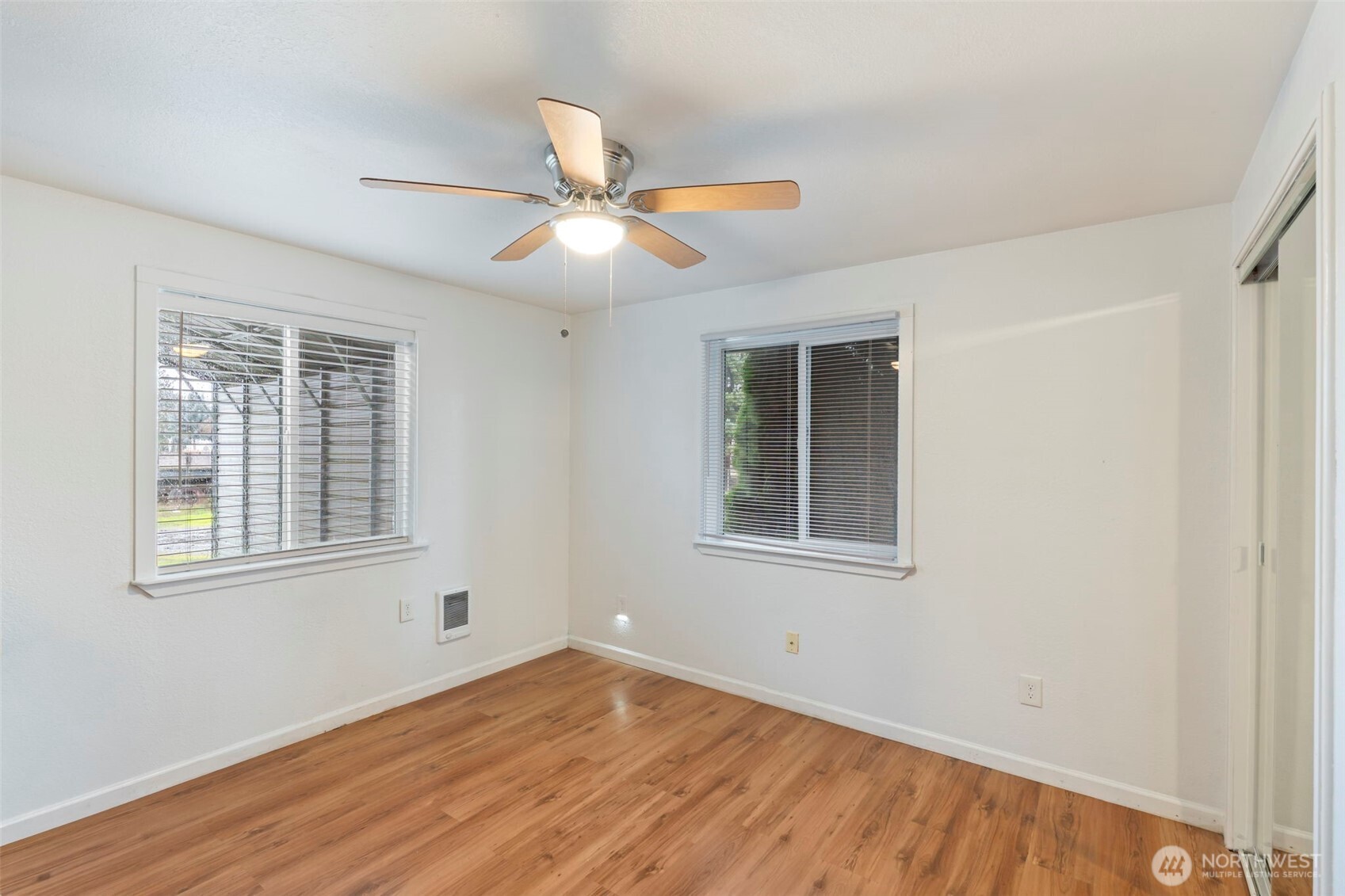 1025 E St , Centralia, WA 98531