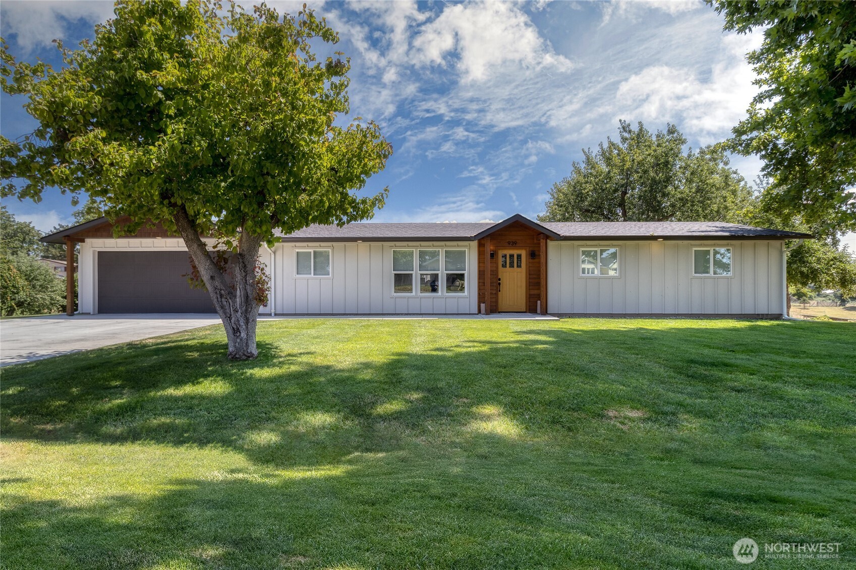 939 Stanley Drive , College Place, WA 99324