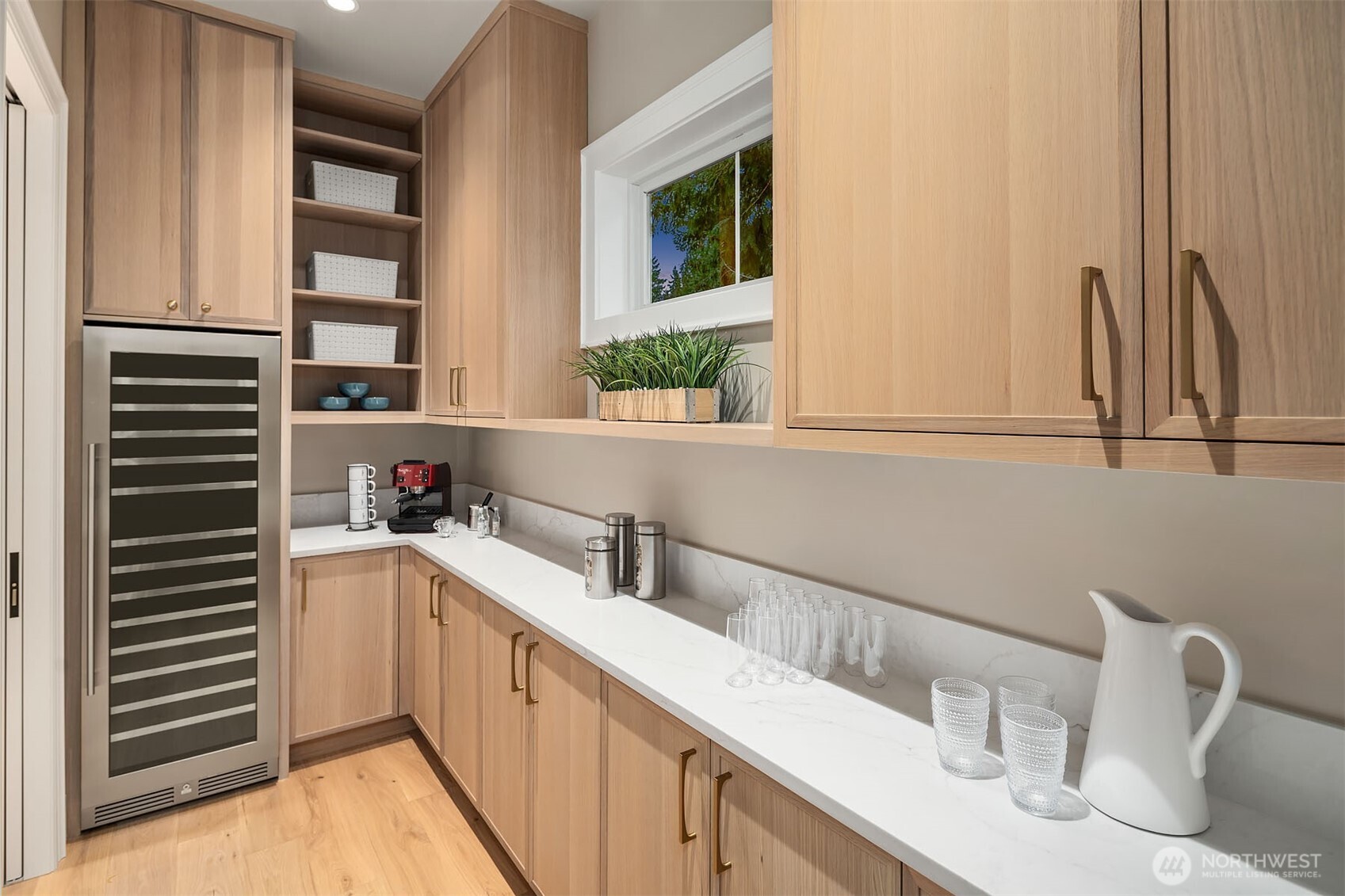 10911 SE 26th Street , Bellevue, WA 98004