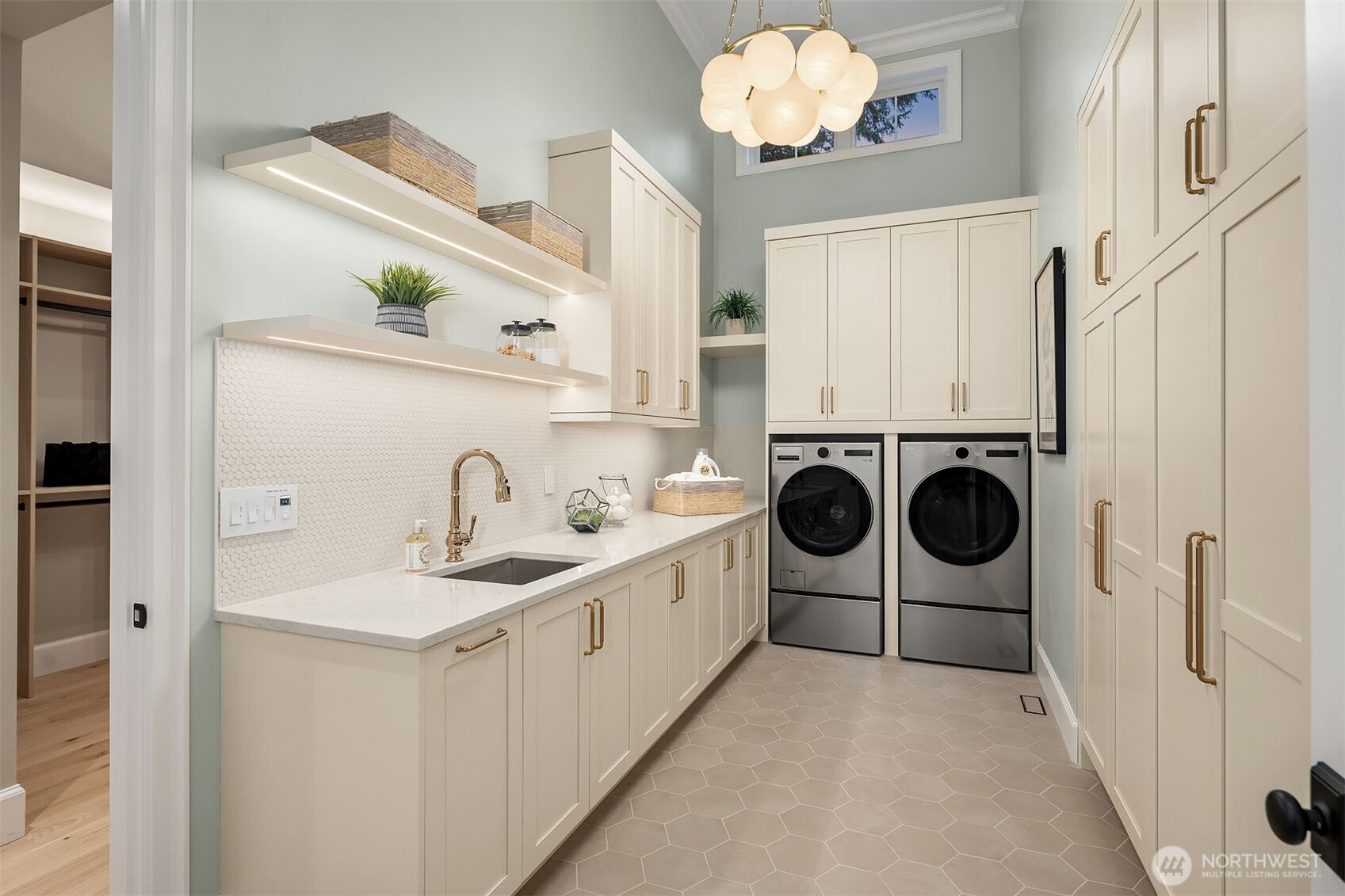 10911 SE 26th Street , Bellevue, WA 98004