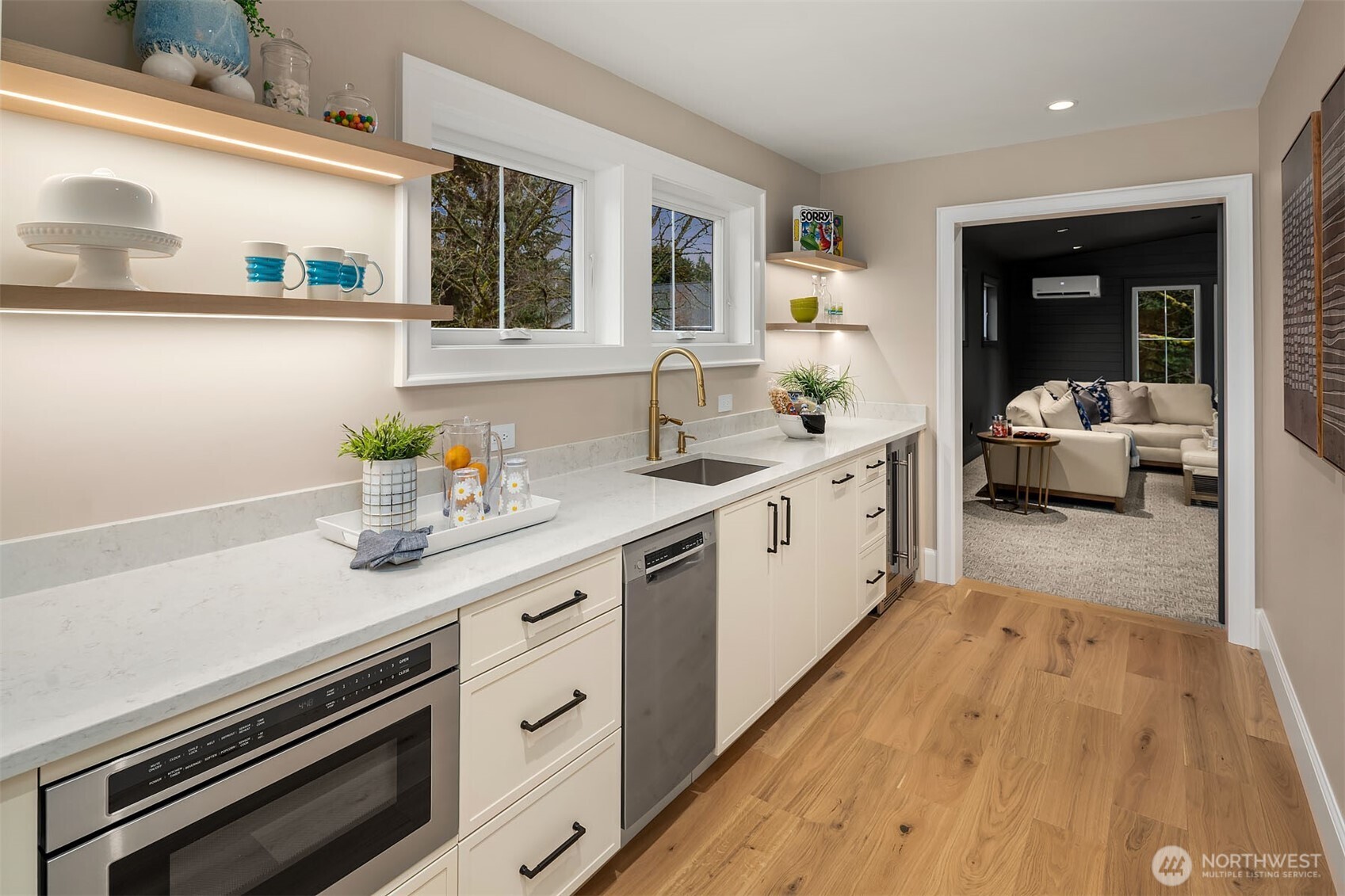 10911 SE 26th Street , Bellevue, WA 98004