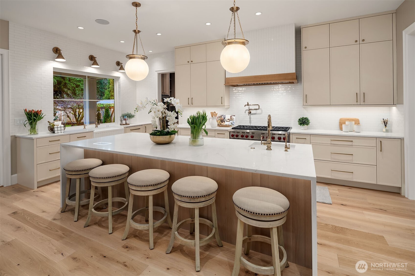 10911 SE 26th Street , Bellevue, WA 98004