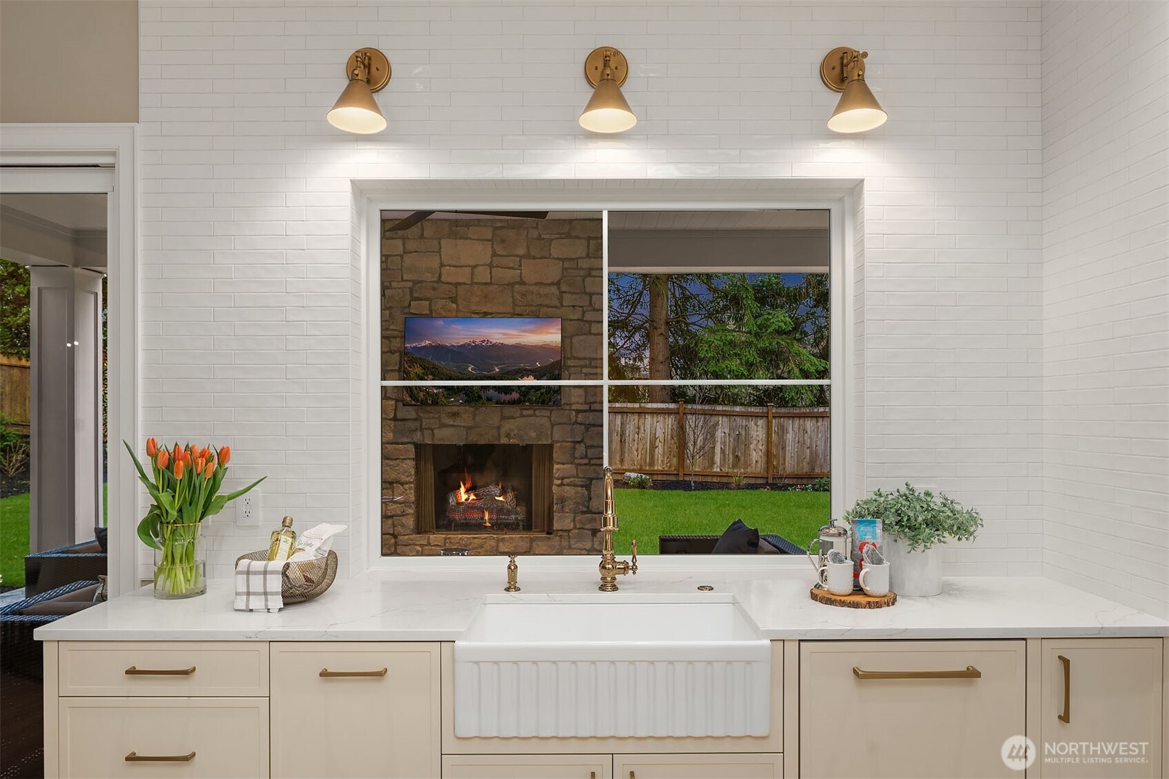 10911 SE 26th Street , Bellevue, WA 98004