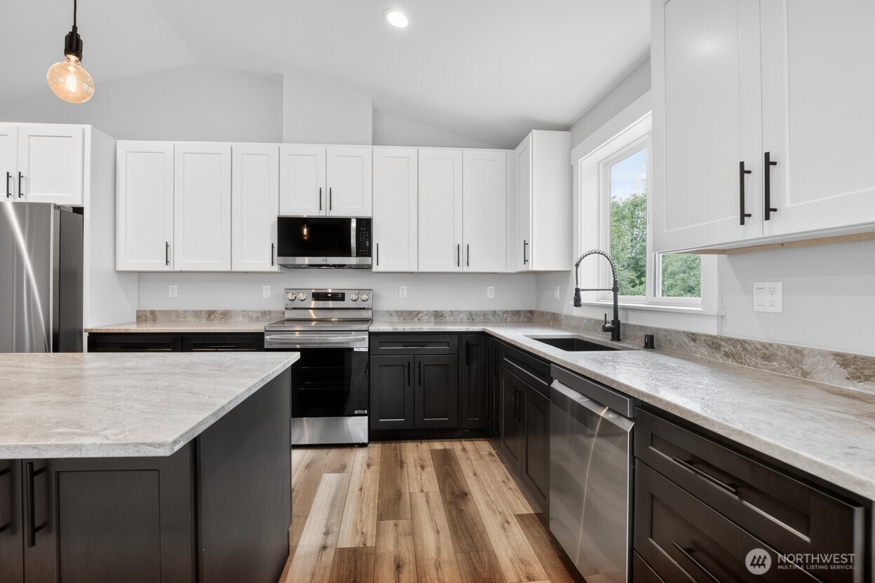 286 Seashore Street SW, Ocean Shores, WA 98569