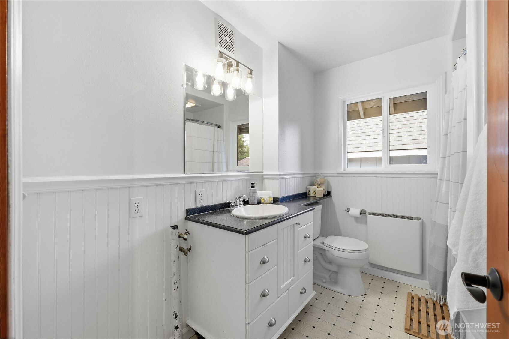 27525 NE Baywood Drive , Kingston, WA 98346