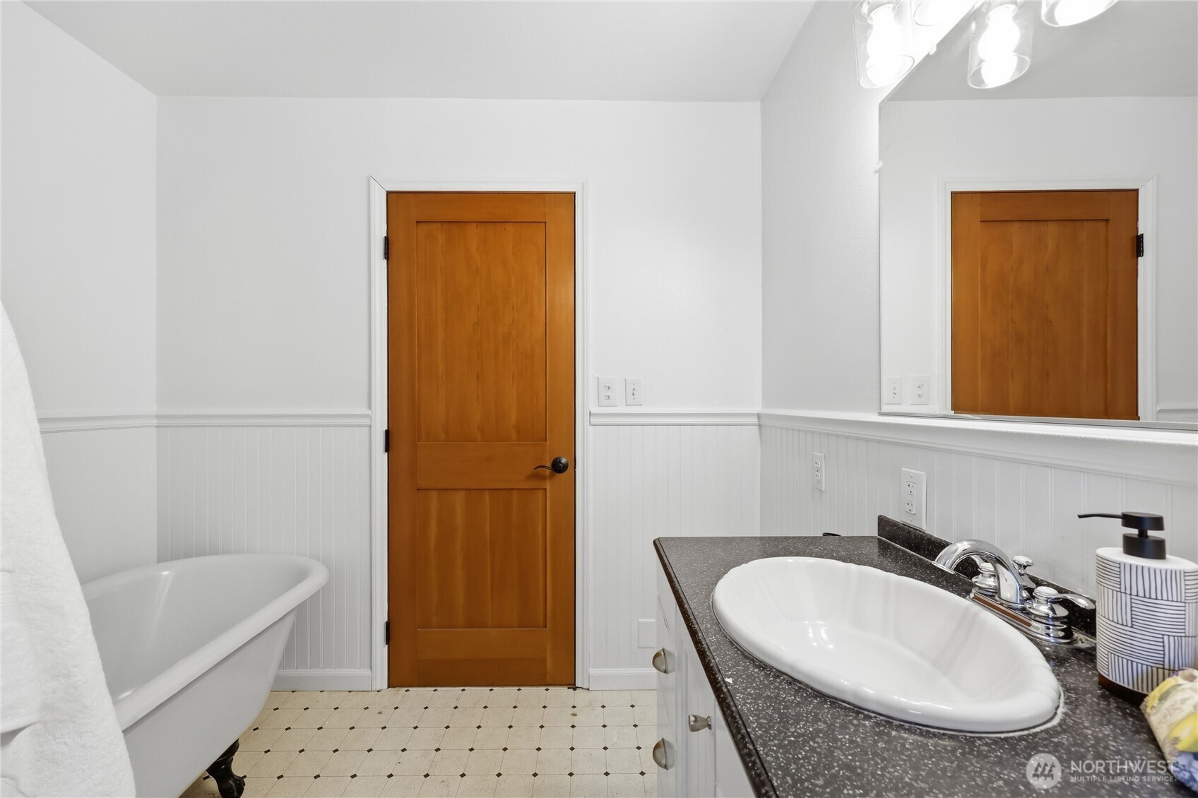 27525 NE Baywood Drive , Kingston, WA 98346