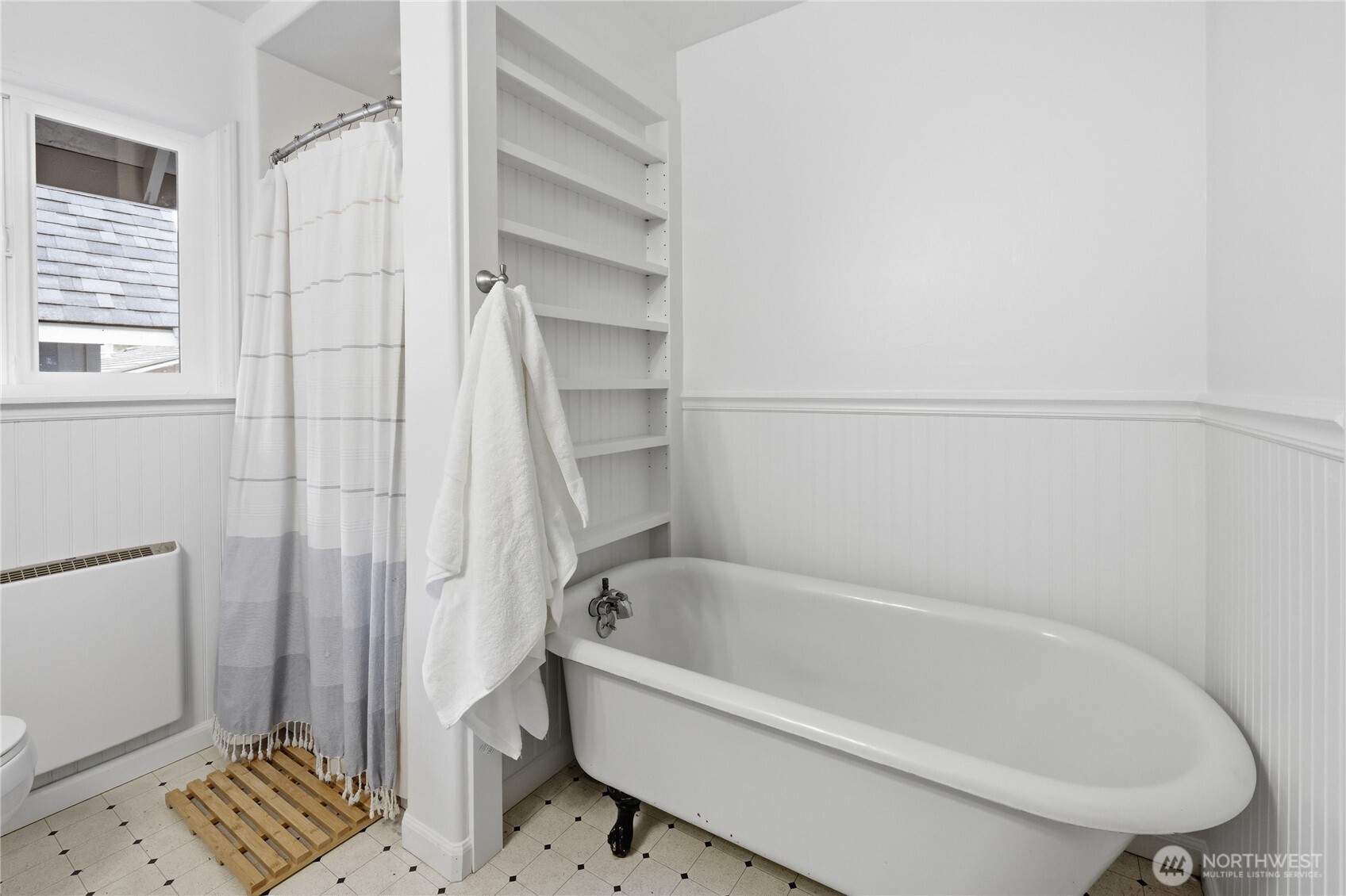 27525 NE Baywood Drive , Kingston, WA 98346