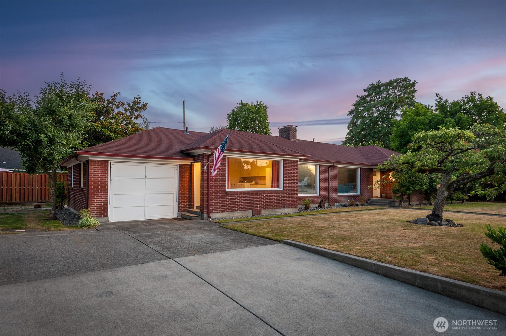 2615 Ocean Beach Highway , Longview, WA 98632