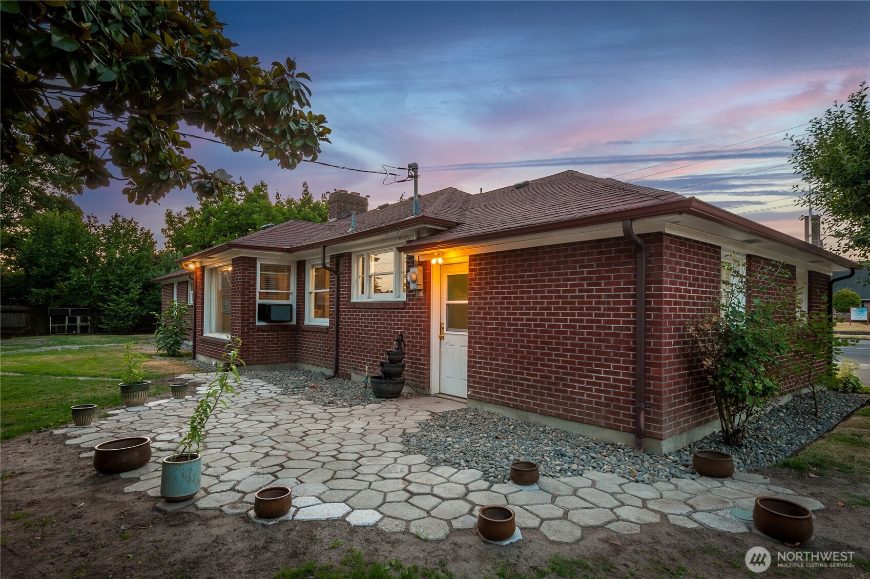 2615 Ocean Beach Highway , Longview, WA 98632