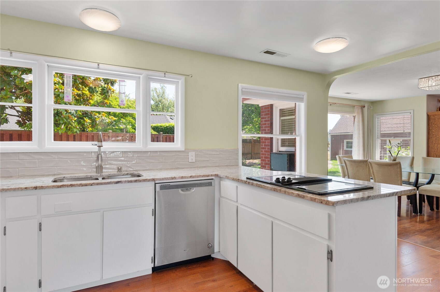 2615 Ocean Beach Highway , Longview, WA 98632