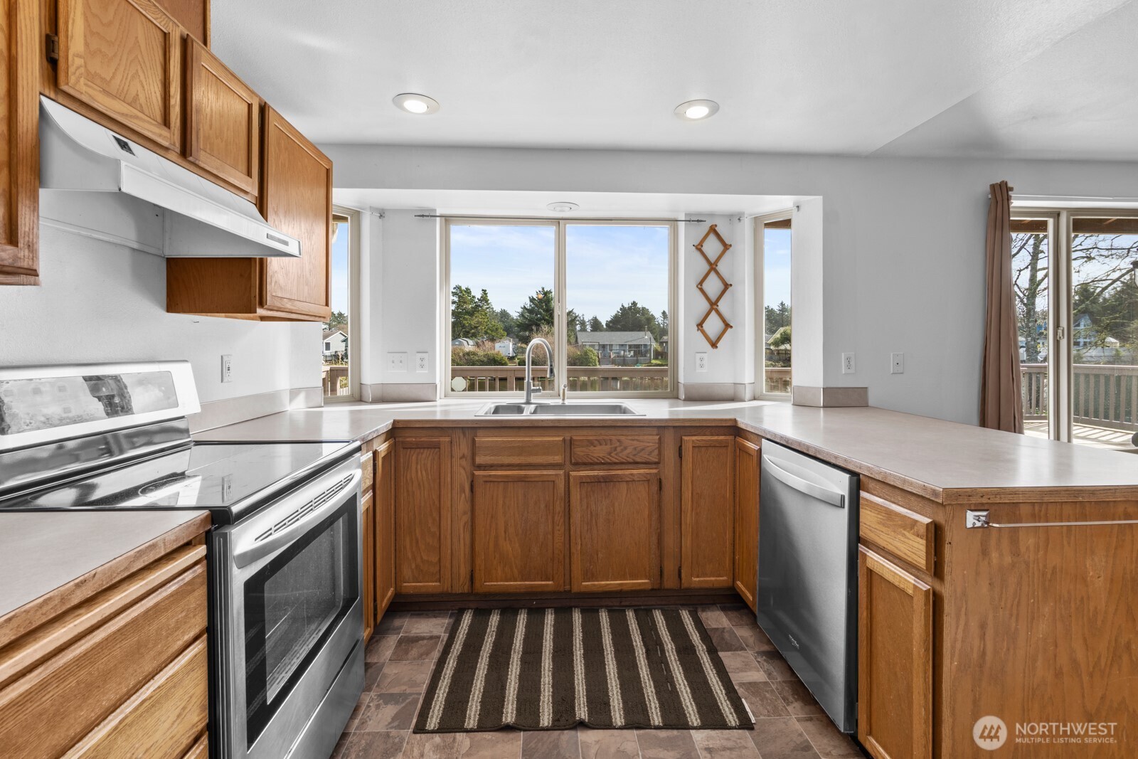 306 Point Brown Avenue NE, Ocean Shores, WA 98569