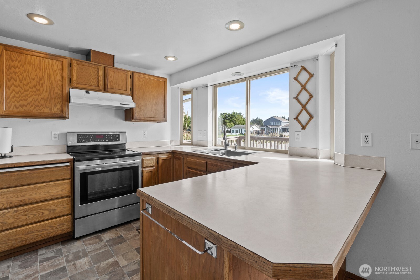 306 Point Brown Avenue NE, Ocean Shores, WA 98569