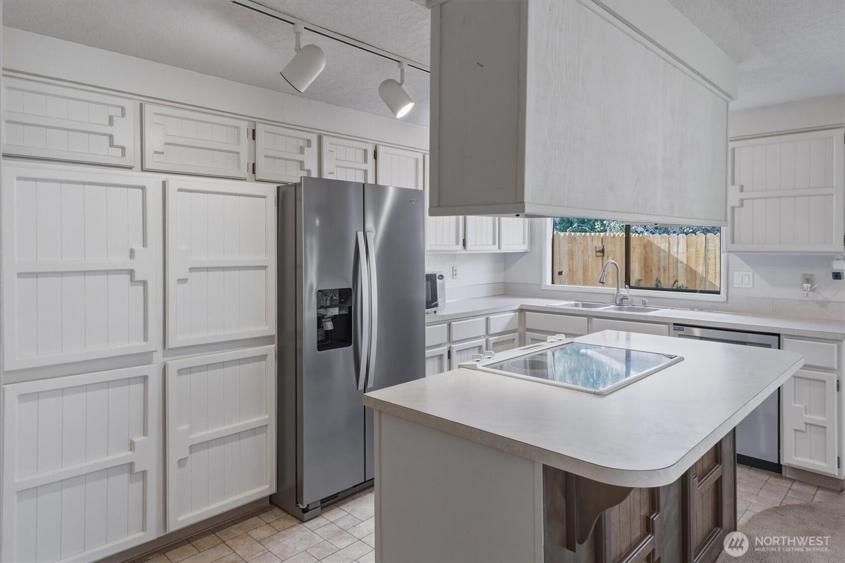 5633 Finch Drive , Longview, WA 98632