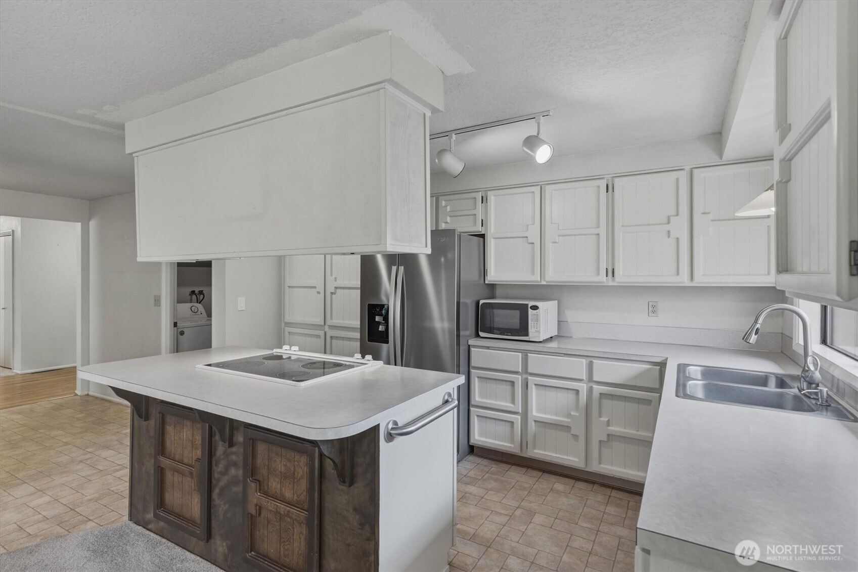 5633 Finch Drive , Longview, WA 98632