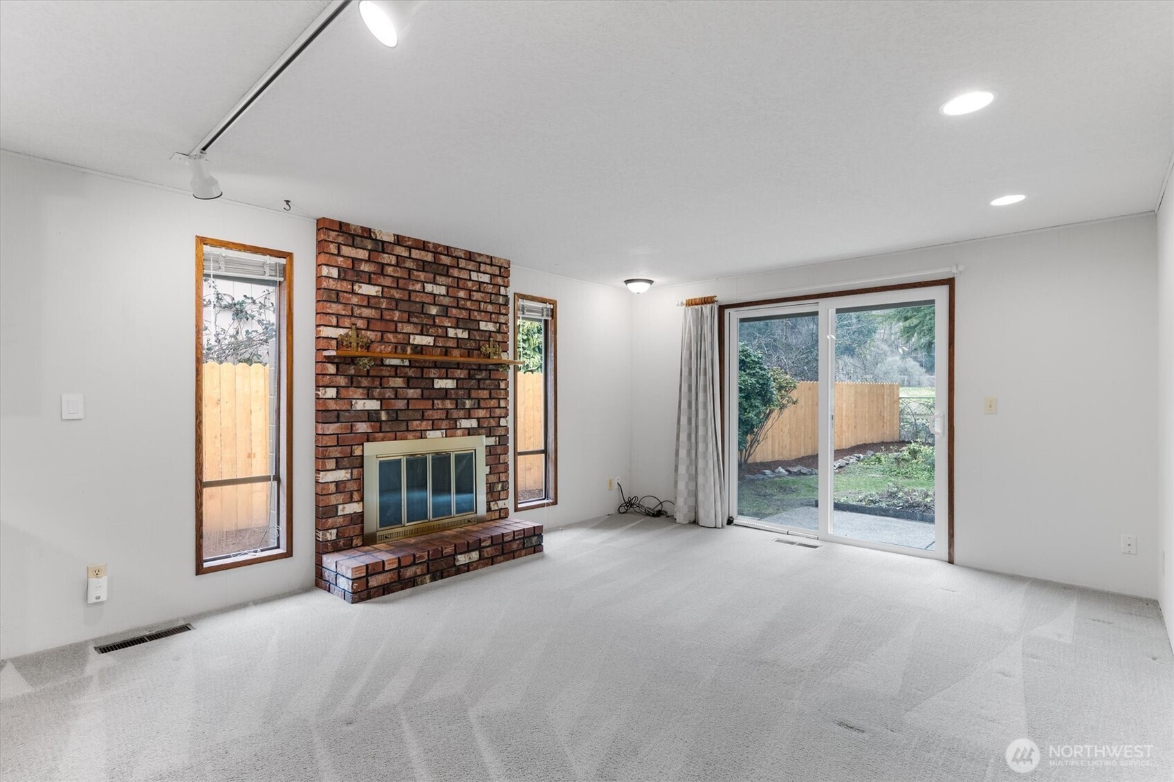 5633 Finch Drive , Longview, WA 98632