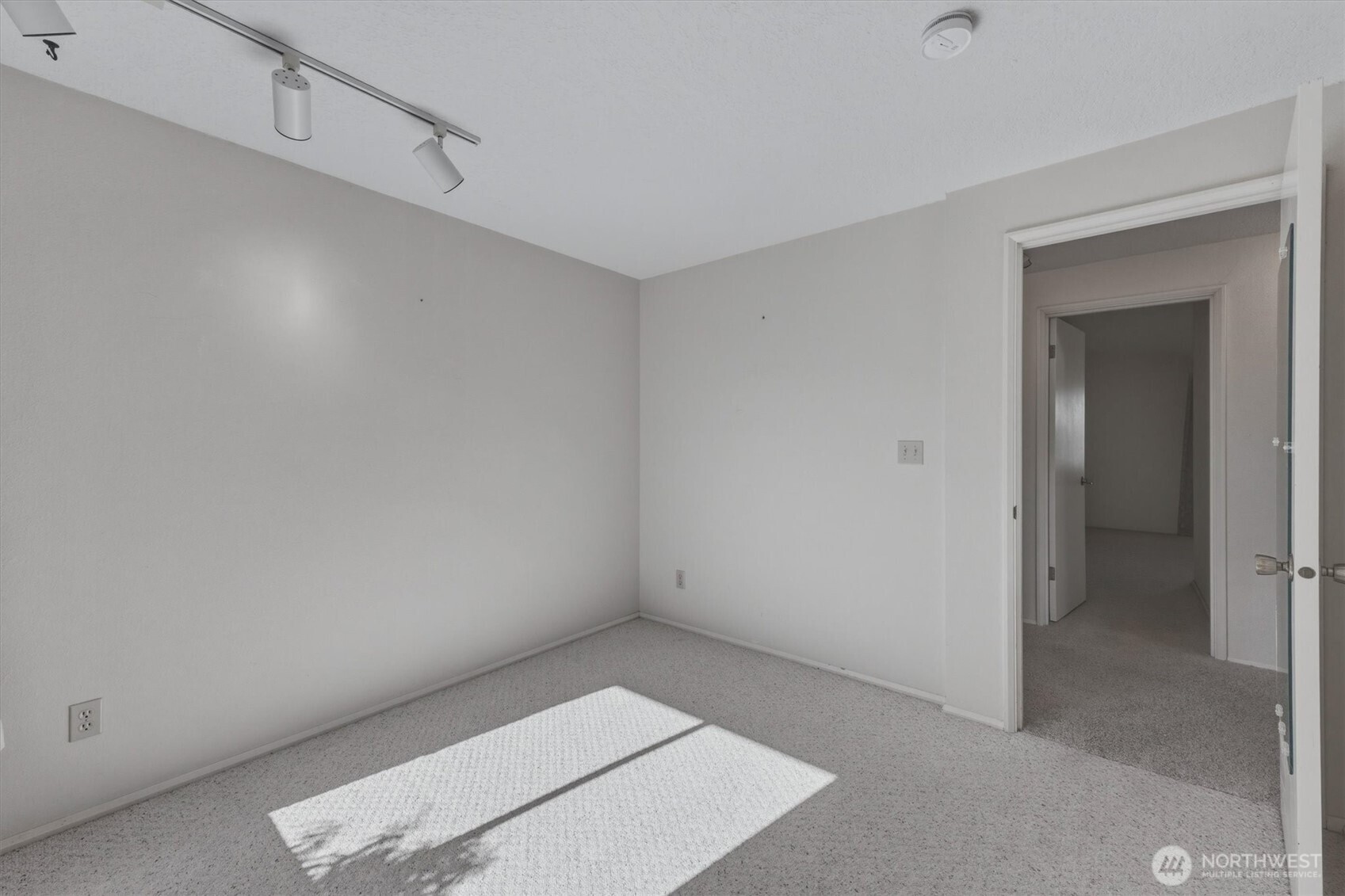 5633 Finch Drive , Longview, WA 98632