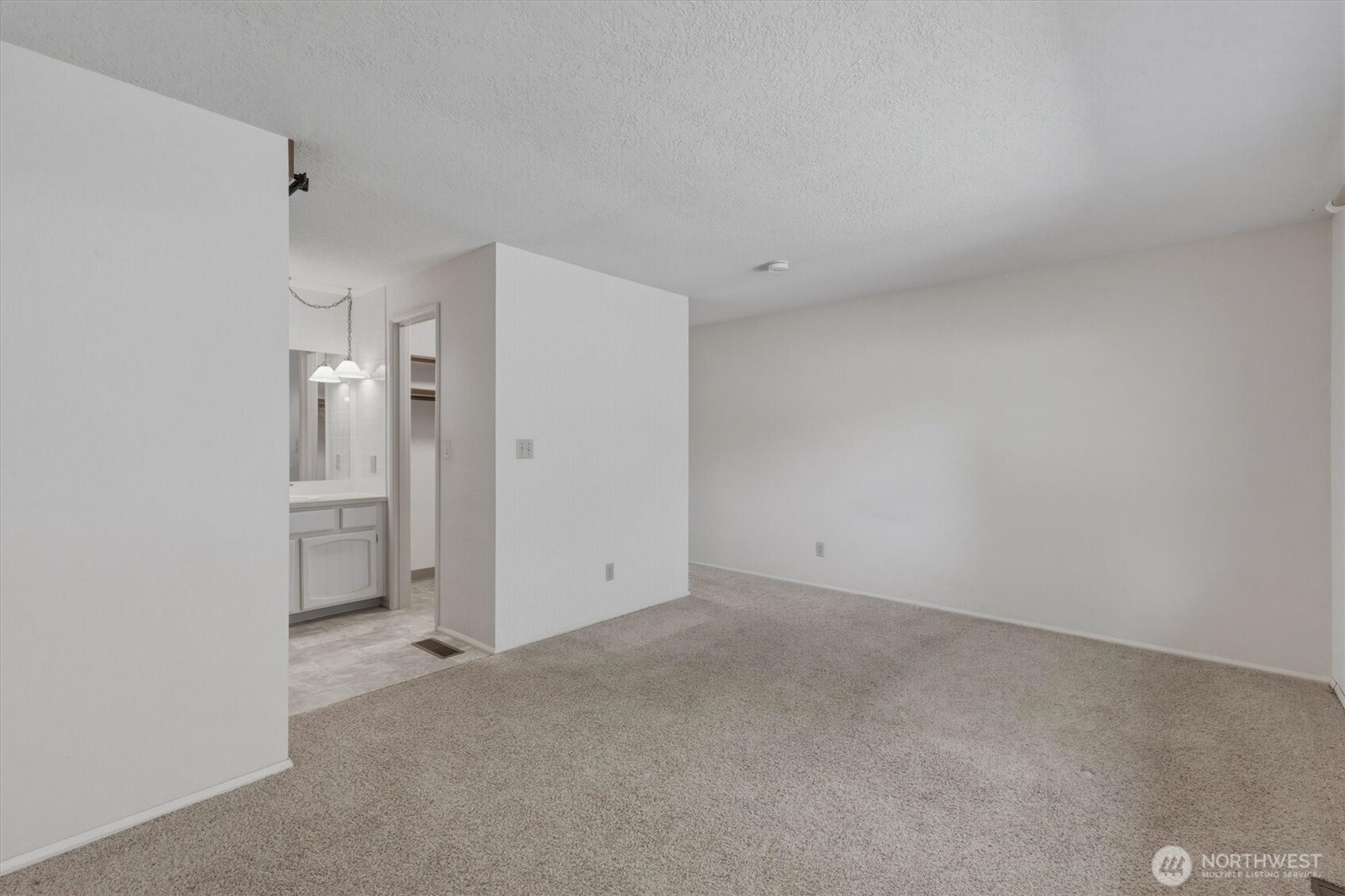 5633 Finch Drive , Longview, WA 98632