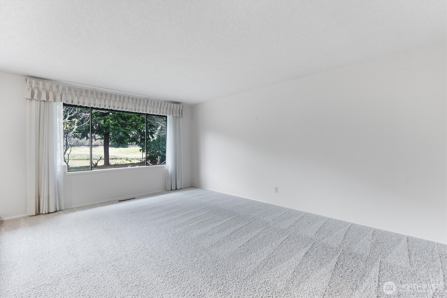 5633 Finch Drive , Longview, WA 98632