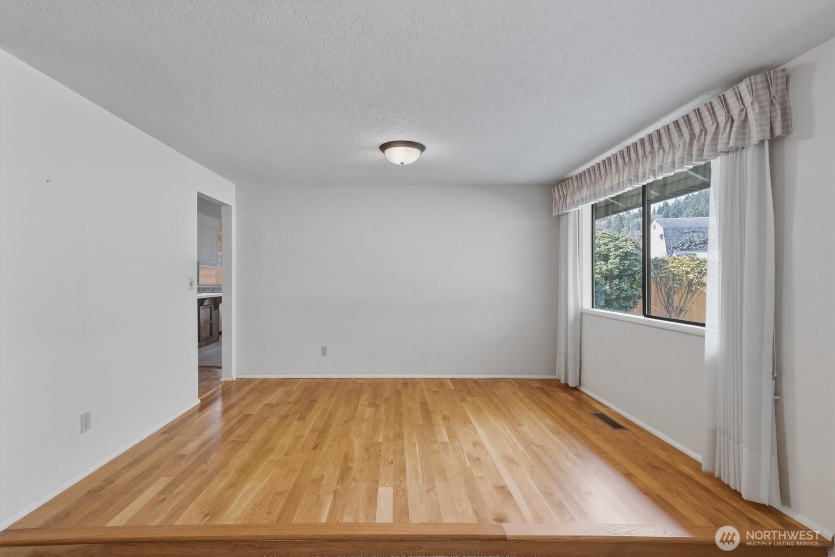 5633 Finch Drive , Longview, WA 98632