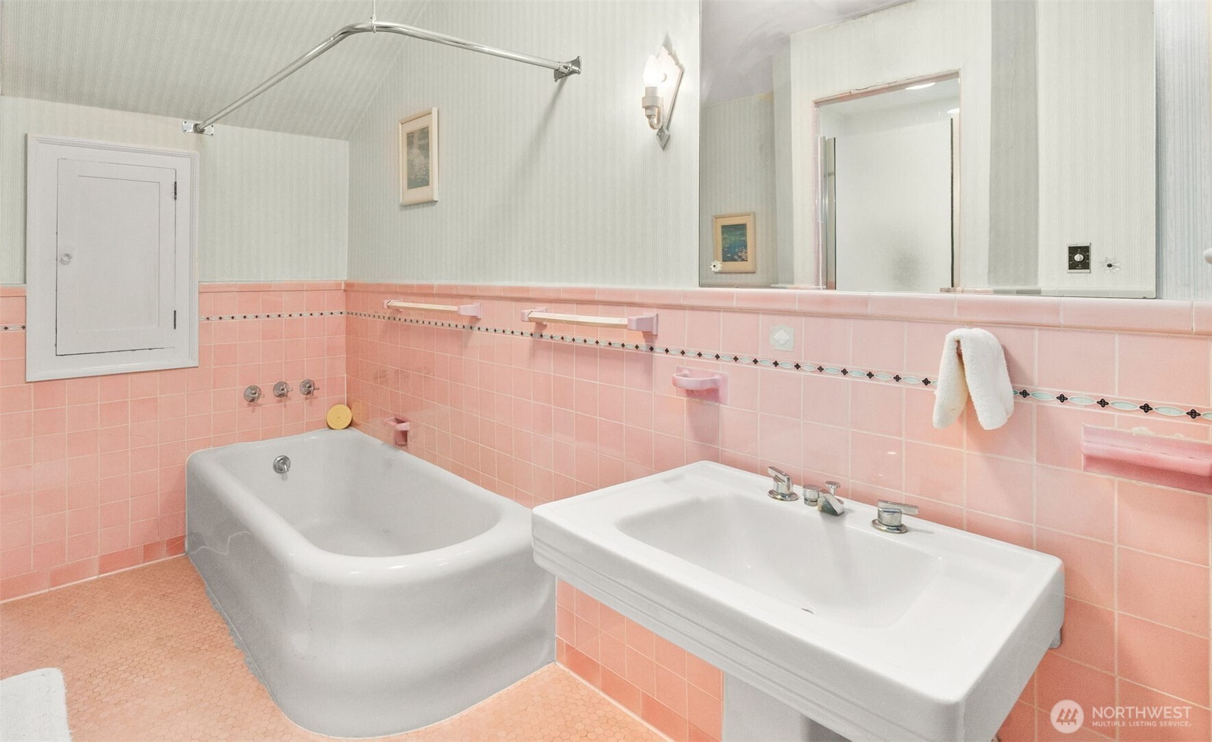 1100 N Broadway , Aberdeen, WA 98520