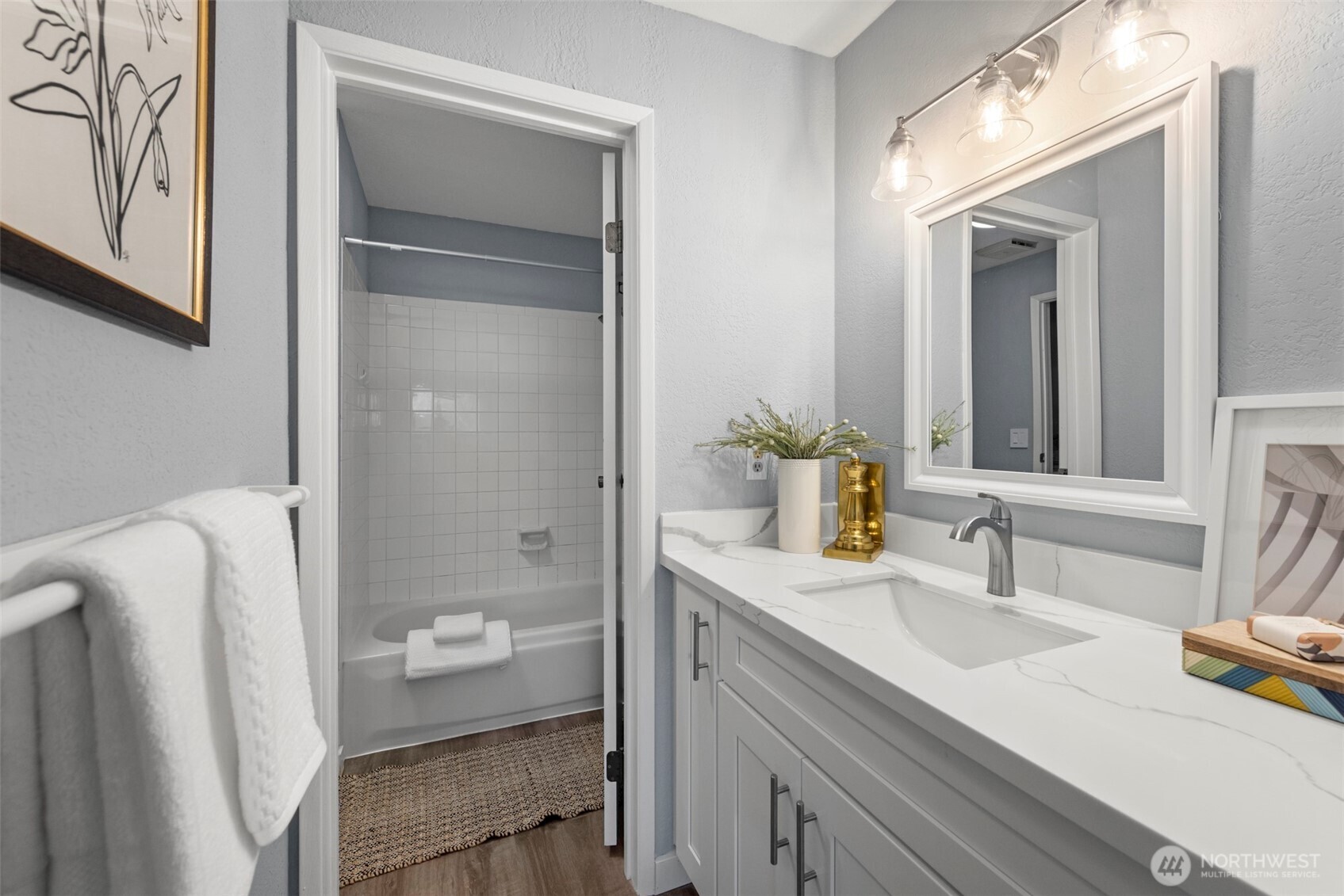 725 9th Avenue S #202, Kirkland, WA 98033