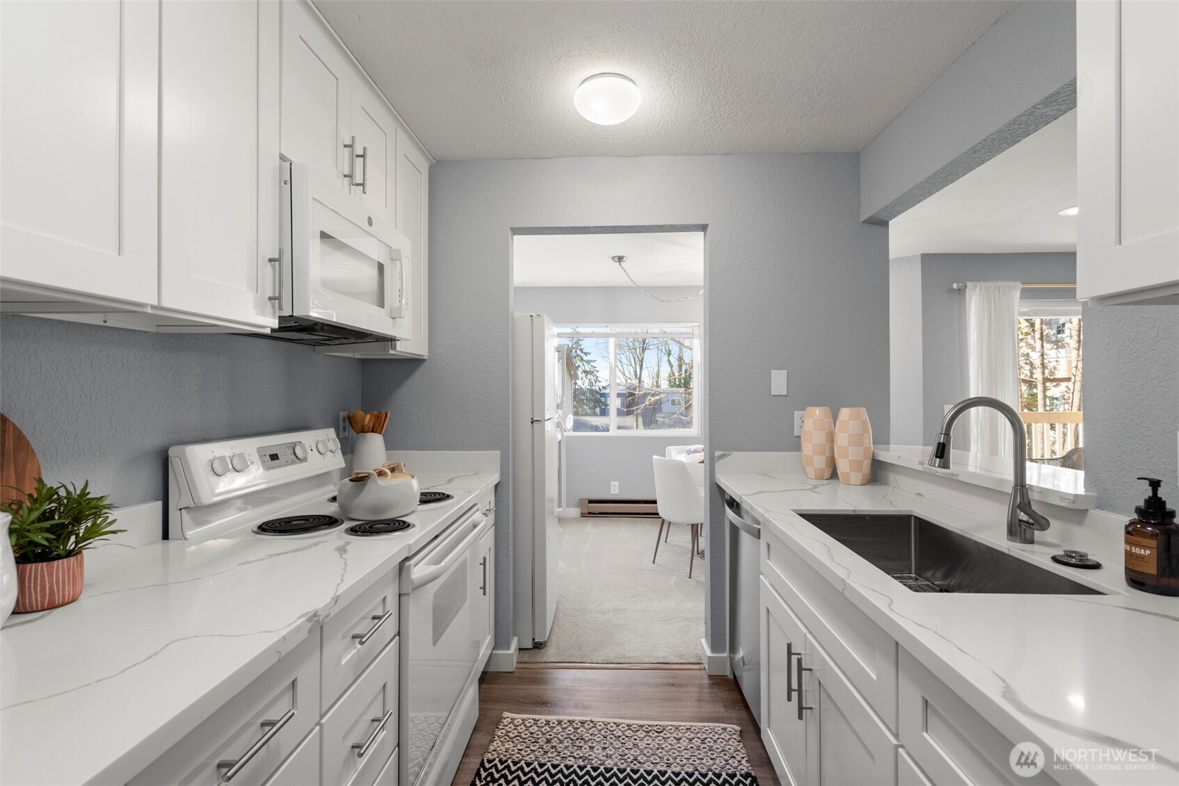 725 9th Avenue S #202, Kirkland, WA 98033