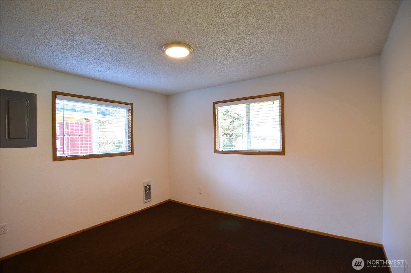 895 Wawona Avenue SW, Ocean Shores, WA 98569