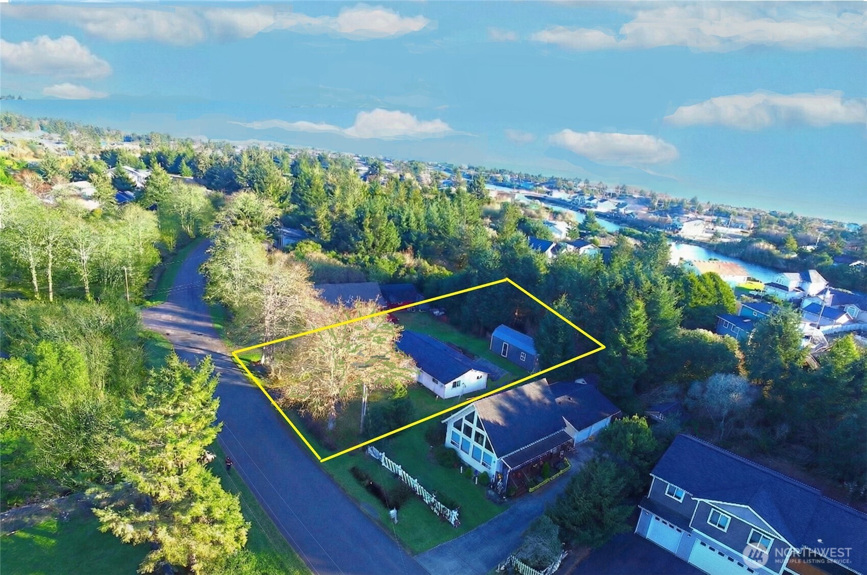 895 Wawona Avenue SW, Ocean Shores, WA 98569